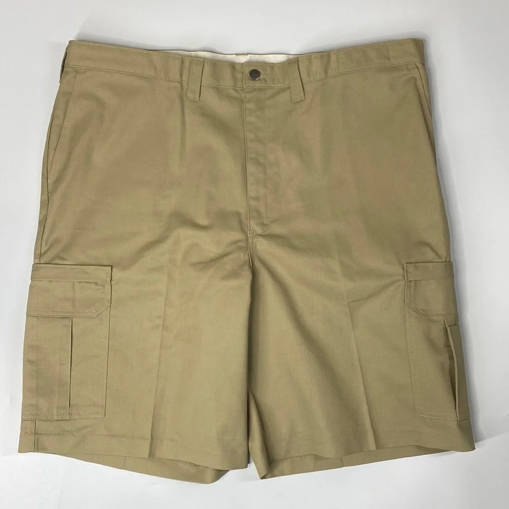 Dickies Cargo Tan Work Shorts NWT Size 44